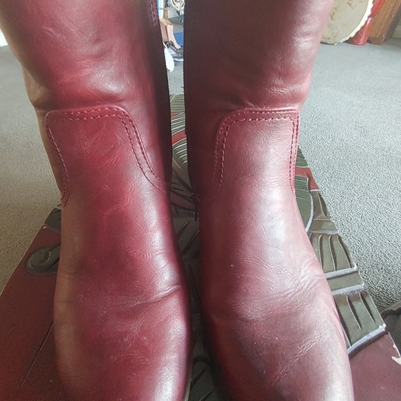 Ladies 9.5 Leather Boots Deep Red - Picture 2 of 6